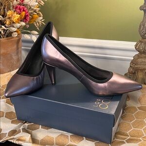 Elegant Lori Goldstein Antique Silver NW Box Pumps